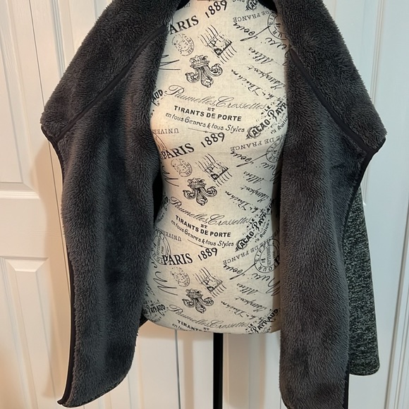 Beautifully warm sweater - Picture 4 of 9